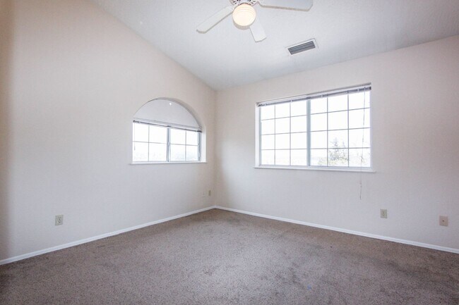 Foto del edificio - 415 S Alarcon St