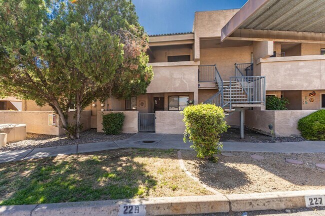 Foto del edificio - 10828 N Biltmore Dr