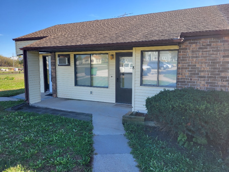 Primary Photo - 311 E Main St