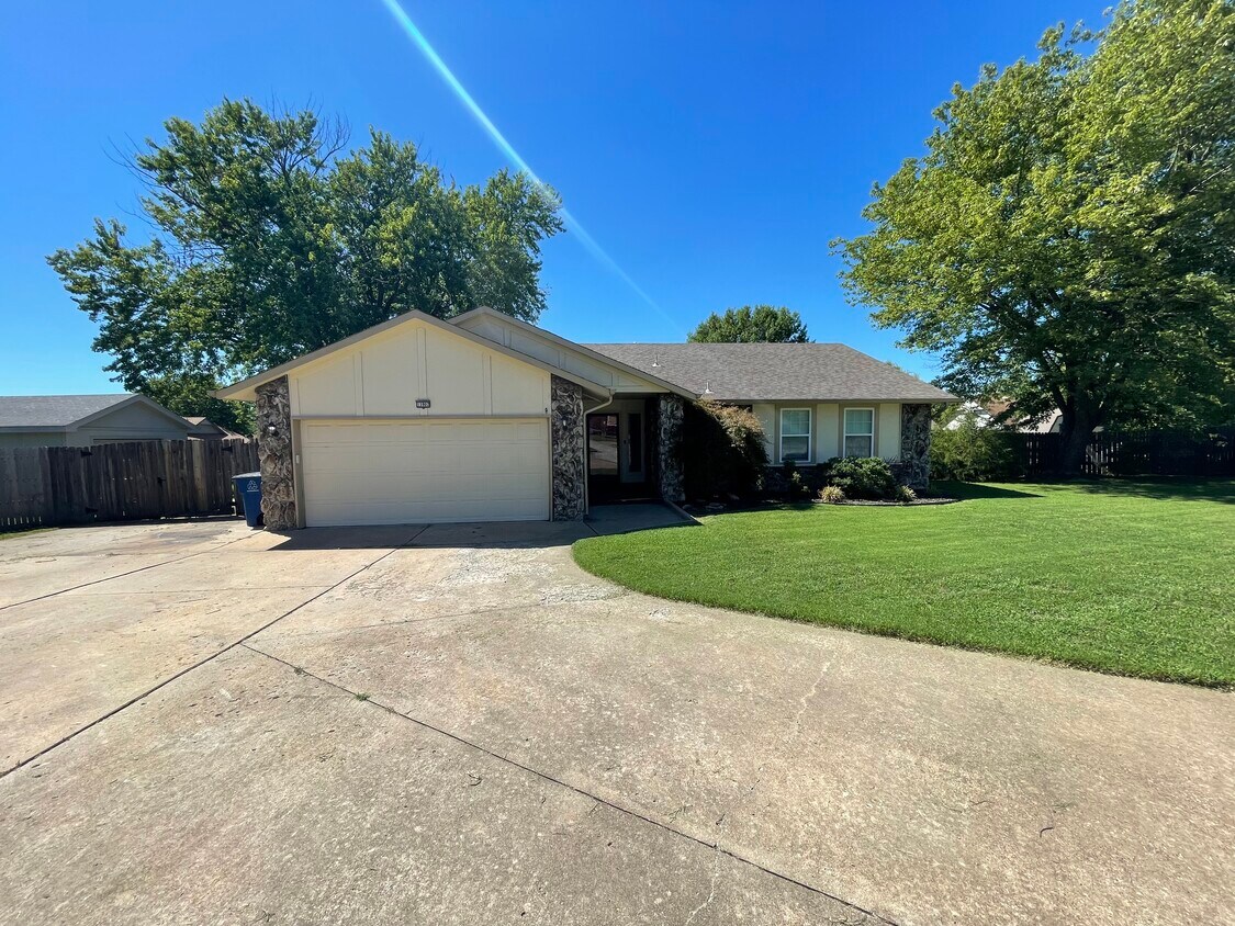 13902 E 28th Pl, Tulsa, OK 74134 House Rental in Tulsa, OK