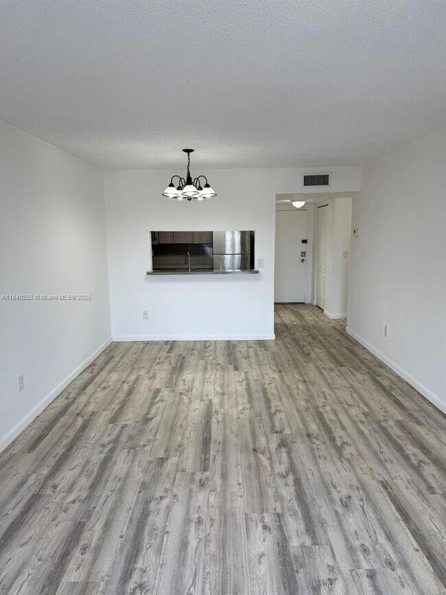 Foto del edificio - 13685 NE 10th Ave