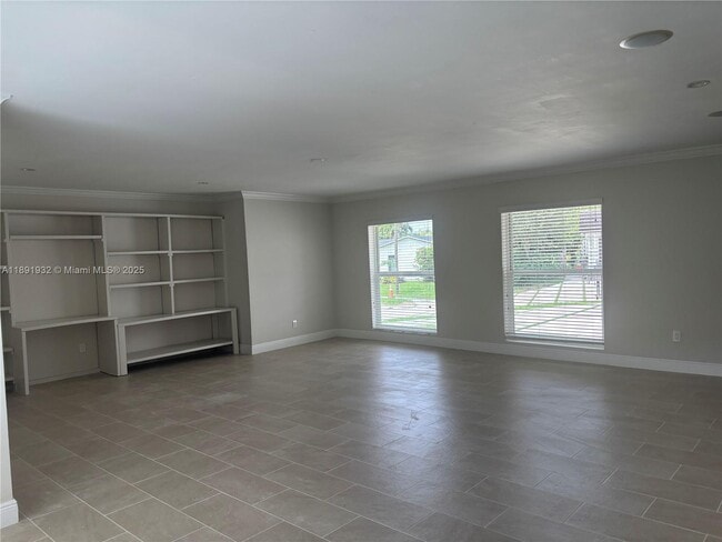 Building Photo - 6311 SW 91 Ave