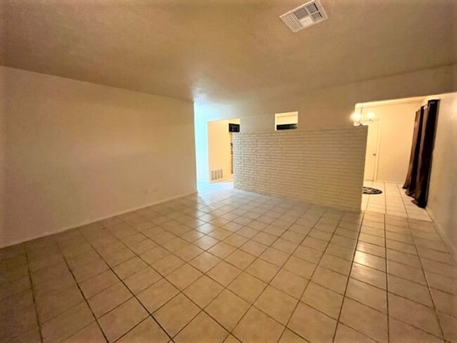 Building Photo - 1037 SW 103rd St