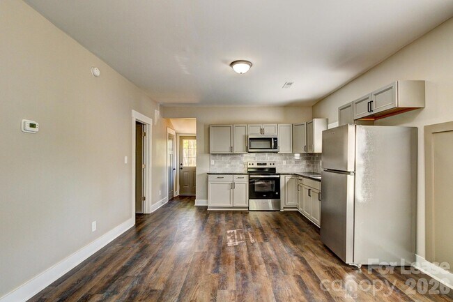 Foto del edificio - 221 Walker St