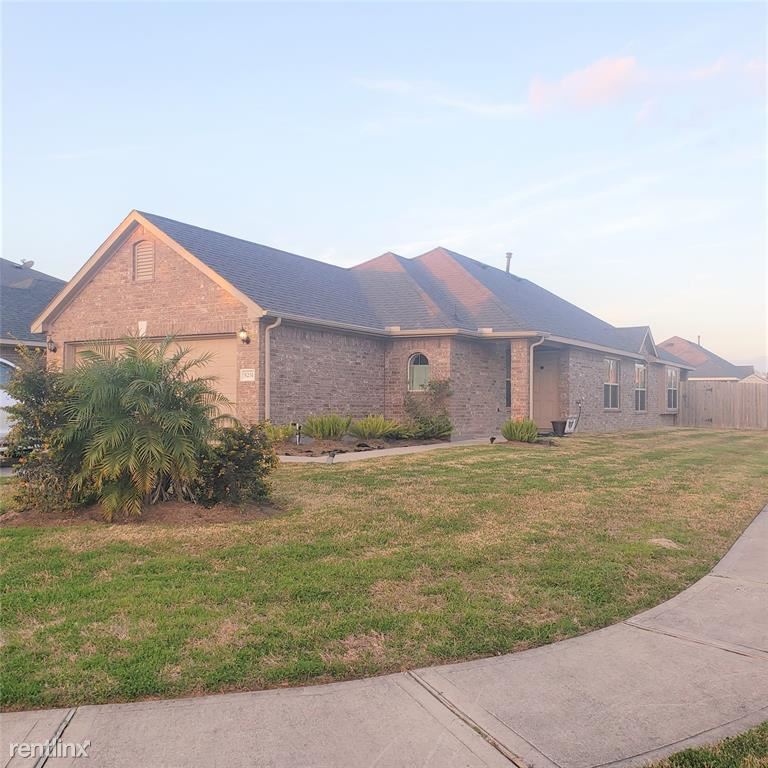 4 br, 2 bath House 5231 Lagoon Court House Rental in Bacliff, TX