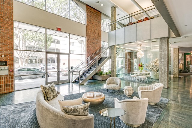 Foto del edificio - 840 E Green St
