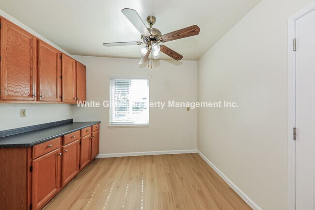 Foto del edificio - Freshly Updated 3-Bedroom Home with Patio, Pergola & Garage in Prime Fullerton Location