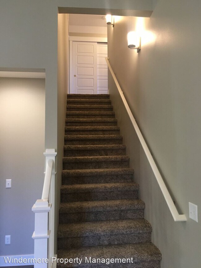 Building Photo - 4 br, 3 bath House - 5954 Jenjar Ave