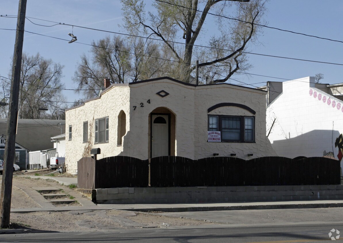 Primary Photo - 724 16th St