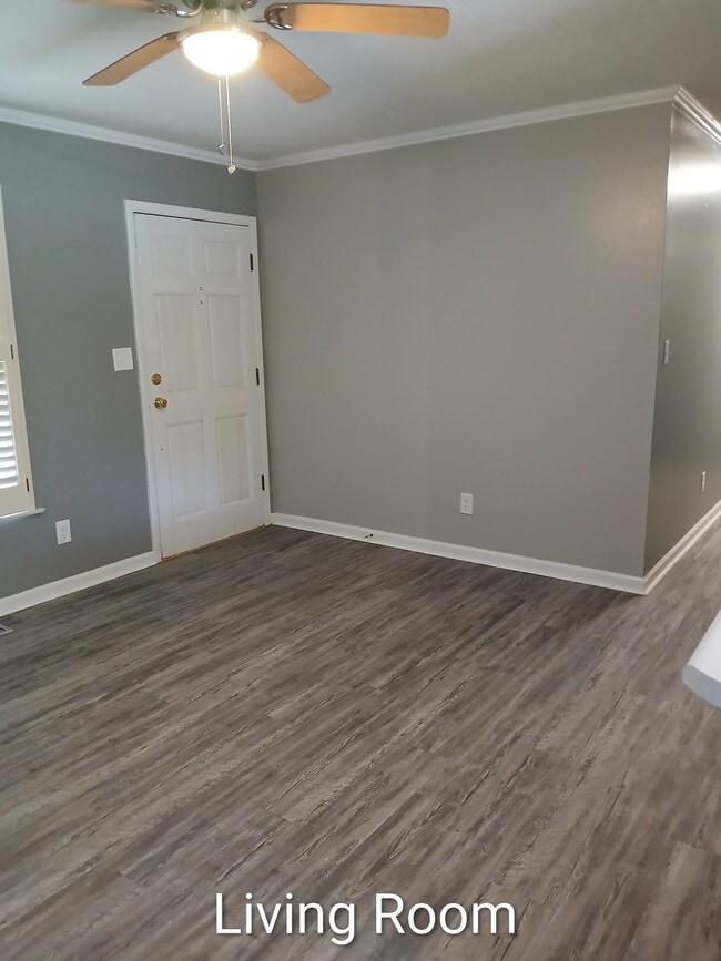 Building Photo - 140 Horseshoe Dr