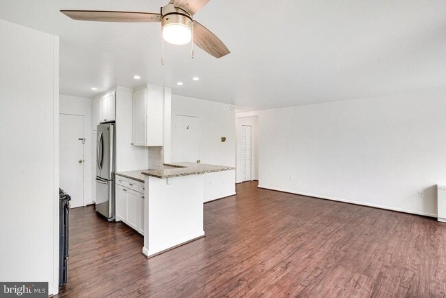 Building Photo - 6621 Wakefield Dr