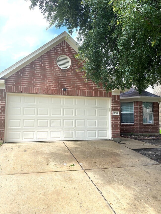 Foto del edificio - 17315 Quiet Grove Ln