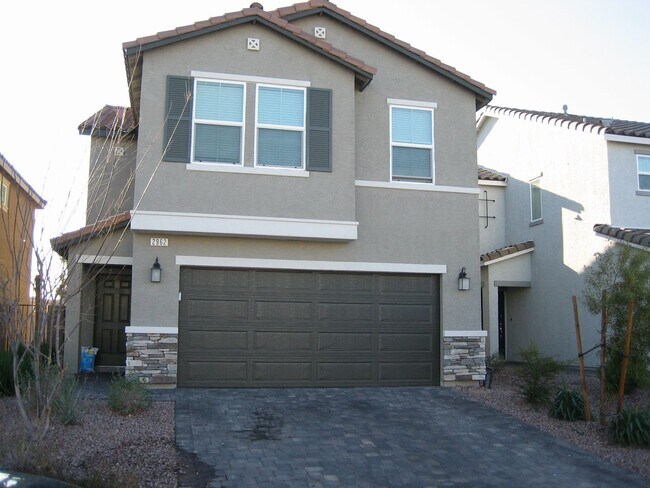 Foto del edificio - Beautiful 3 Bd, 2.5 bt Two Story home in a gated community with 2 car garage.