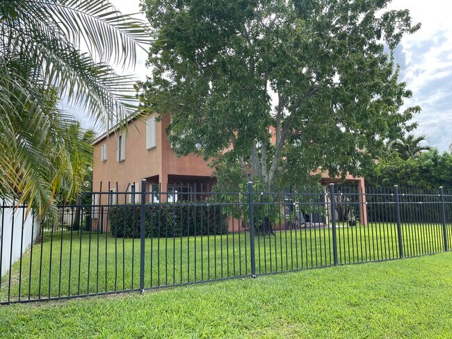 Foto del edificio - 9828 Stover Way