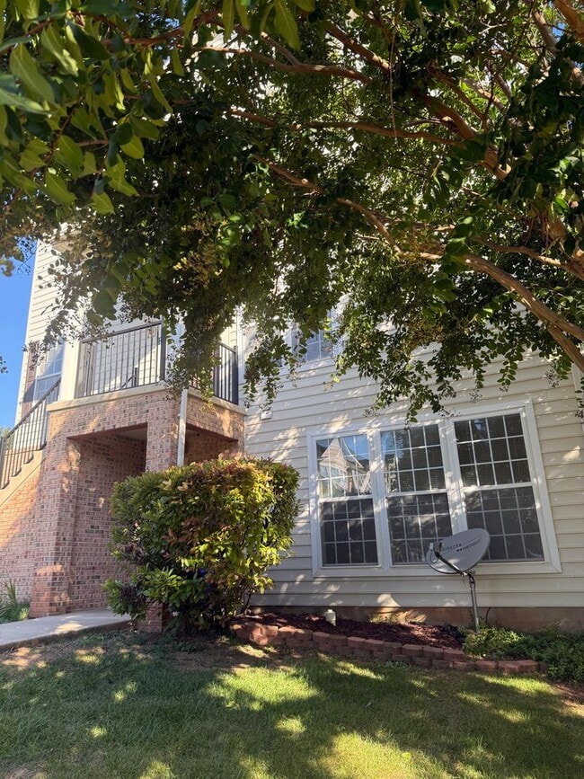 Building Photo - Two Bedroom Condo in Ballenger Creek!