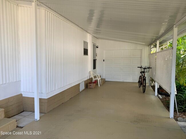 Building Photo - 519 Royal Tern Dr