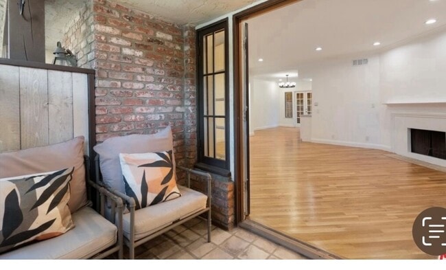 Building Photo - 124 Montana Ave