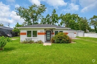Building Photo - 1207 W Adalee St