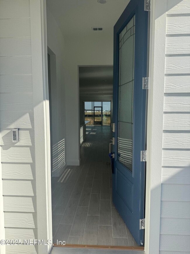 Foto del edificio - 113 Pentwater Rd