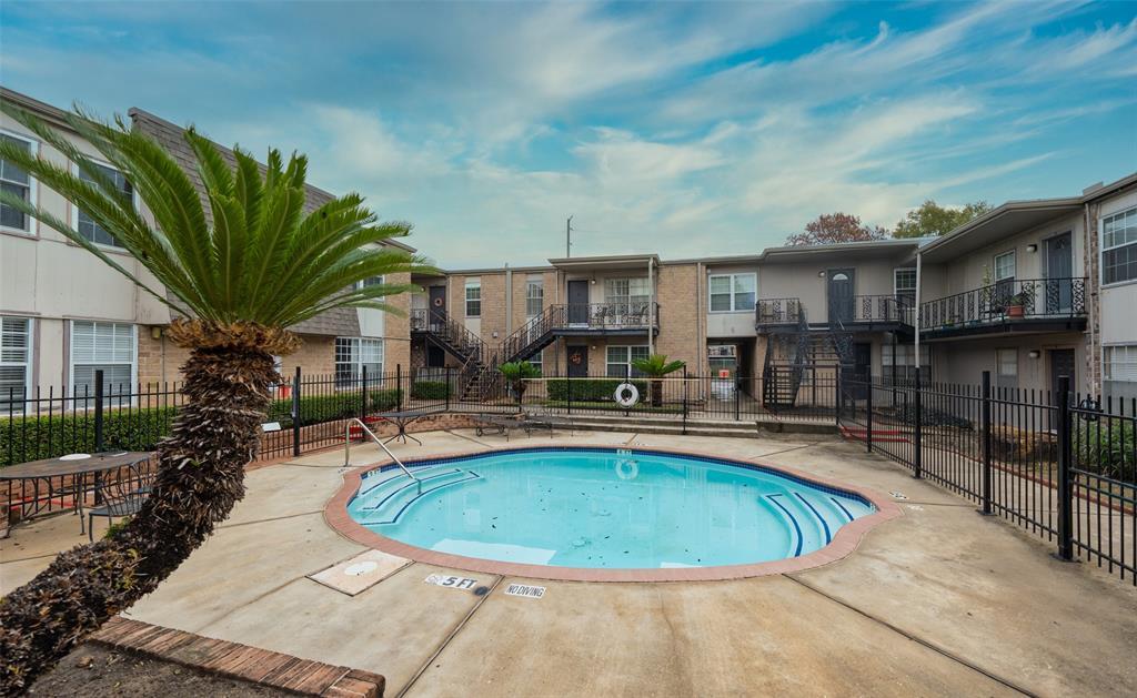 Primary Photo - 5550 N Braeswood Blvd