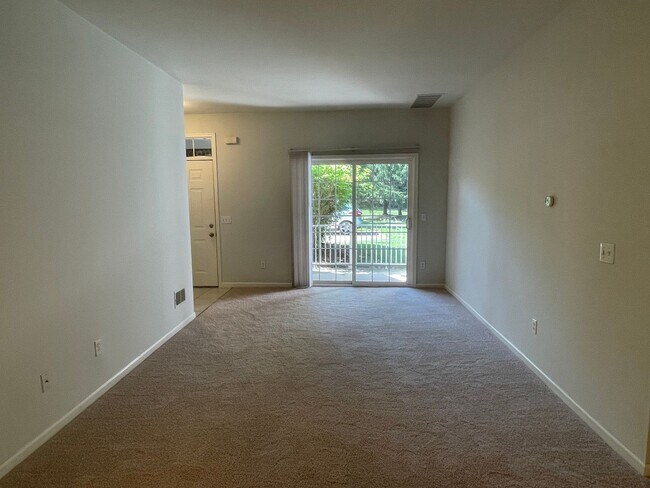 Building Photo - Shelby TWP 2-BR, 2-BA with Attached Garage, Lower Unit, Immediate Occupancy