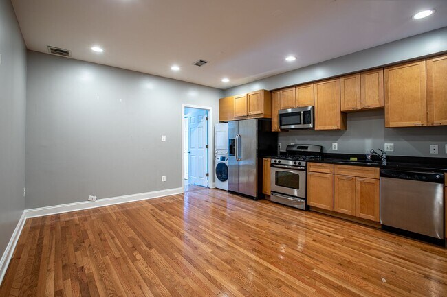 Foto del edificio - Lovely 2 BR/1 BA Condo in Trinidad!