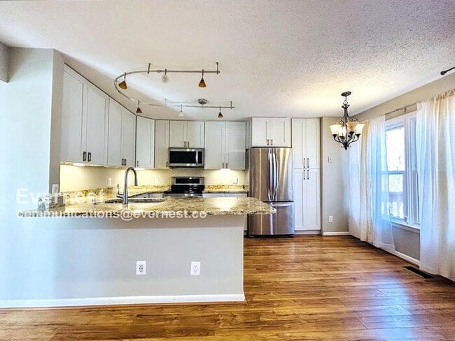 Building Photo - 1654 Oak Spring Way