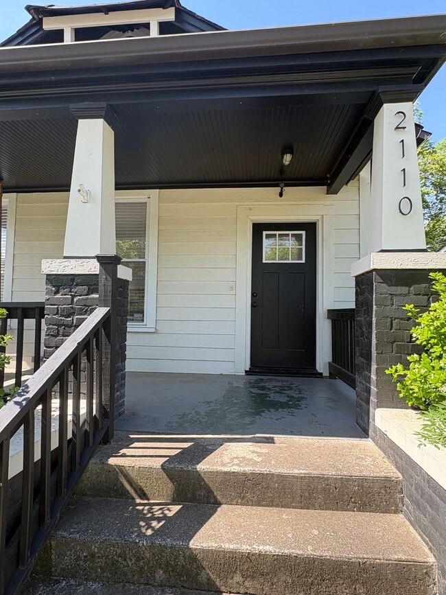 Building Photo - 2 bedroom 2 Bath House
