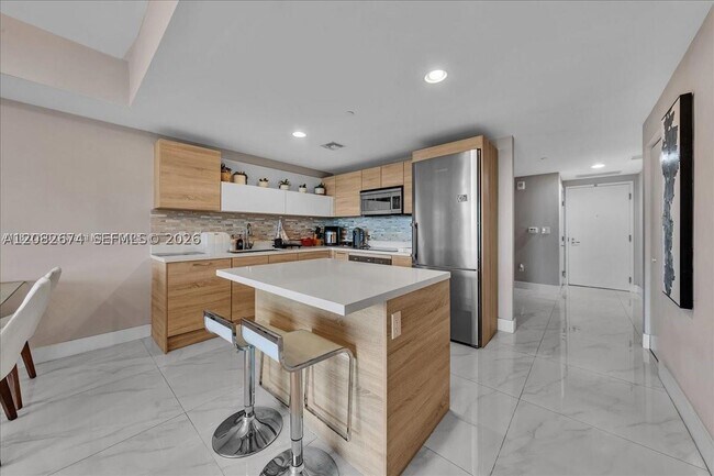 Foto del edificio - 16385 Biscayne Blvd