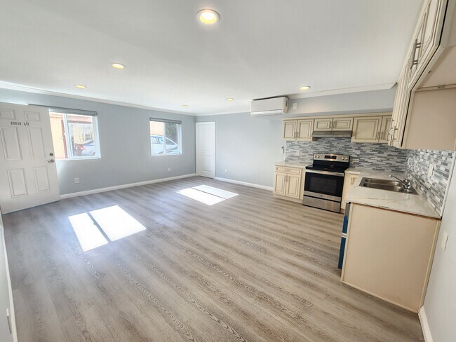 Building Photo - 21217 De la Guerra St