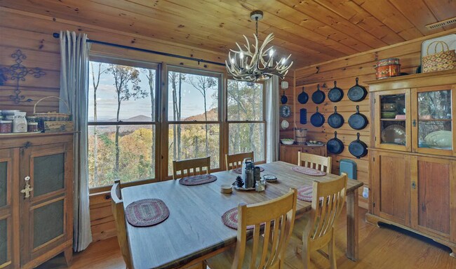 Building Photo - 636 Enchanting Cir