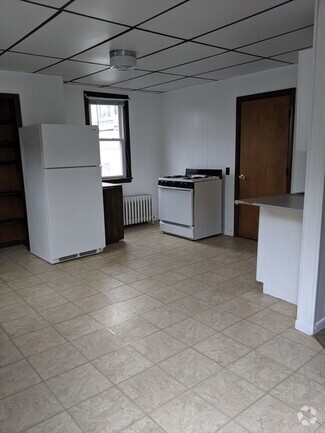 Building Photo - 109 Mechanic St