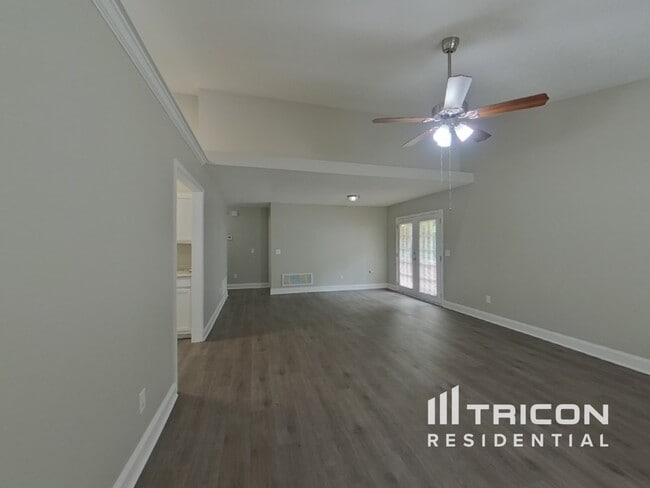 Building Photo - 5 Cambridge Oaks Ct