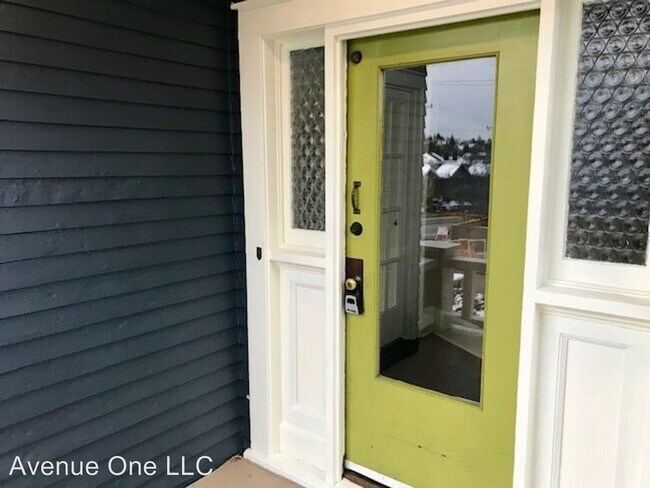 Building Photo - 5 br, 2 bath House - 3936 Woodlawn Ave. N.