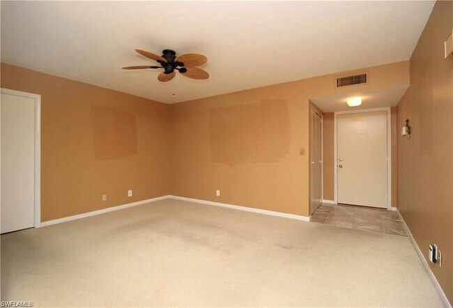 Building Photo - 3645 Boca Ciega Dr