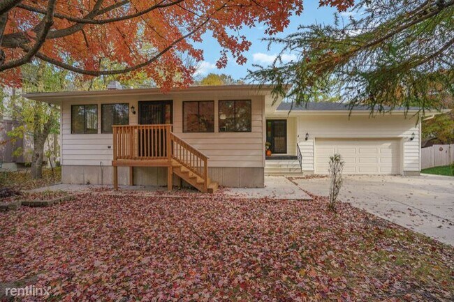 Foto del edificio - 3 br, 1 bath House - 9015 3rd Ave