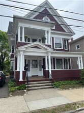 Building Photo - 250 Willow St