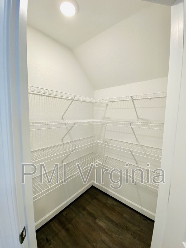 Building Photo - 2422 Fieldsway Dr