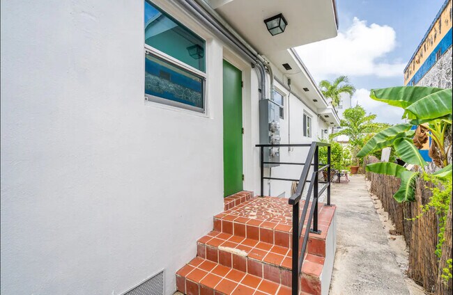 Building Photo - 511 SW 15th Ave