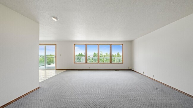 Foto del edificio - Spacious 4-Level Home with Panoramic Views for Lease – Hills West, South Richland – $2,800/mo