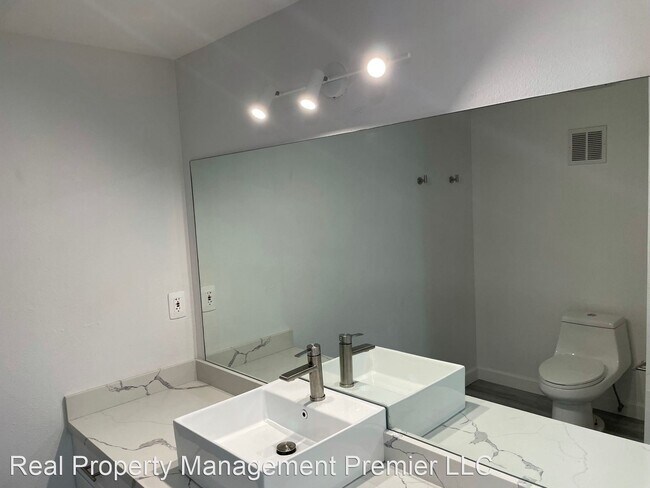 Building Photo - 2 br, 2 bath House - 11600 SW 2 ST  Unit 1...