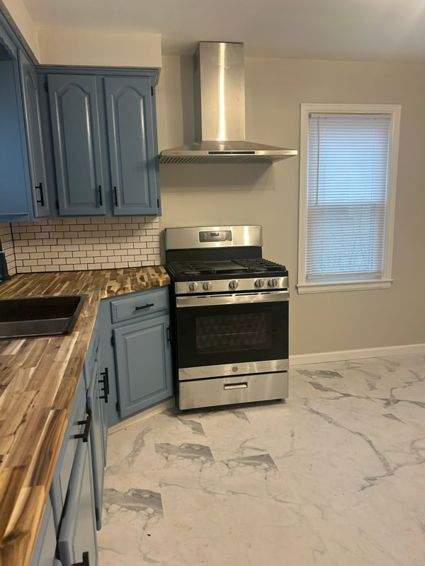 Building Photo - 352 Barry Rd