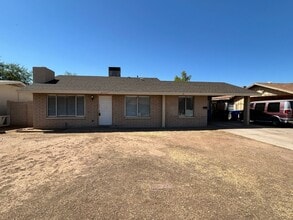 Building Photo - 8443 W Glenrosa Ave