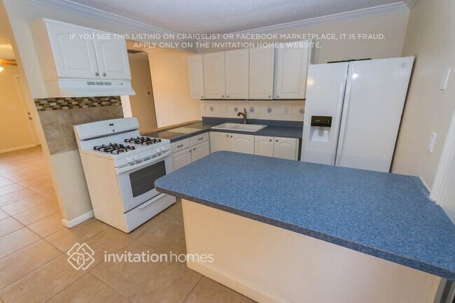 Foto del edificio - 4870 Poseidon Pl