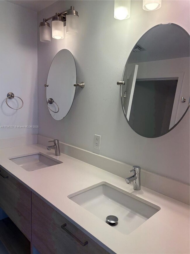 Building Photo - 16385 Biscayne Blvd