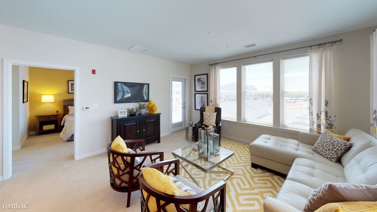 Building Photo - 1 br, 1 bath Condo - 21001 I-45 77388 Living