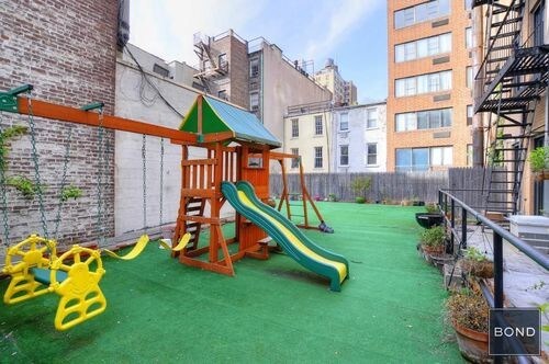 Building Photo - 53 E 77th St