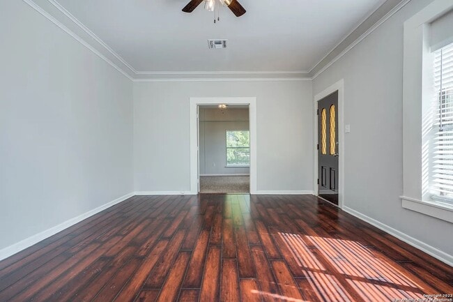 Building Photo - 2739 SE Loop 410 Acc Rd