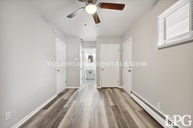 Foto del edificio - 648 Eleanor Ave