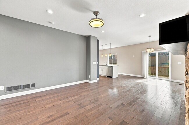 Foto del edificio - $2,745.95, 4 bed, 3.5 bath, located in Colorado Springs with Central AC